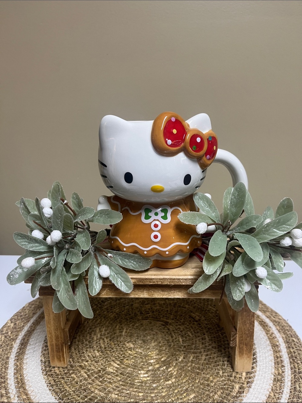 Sanrio Hello Kitty Gingerbread Latte Holiday Mug in good condition
